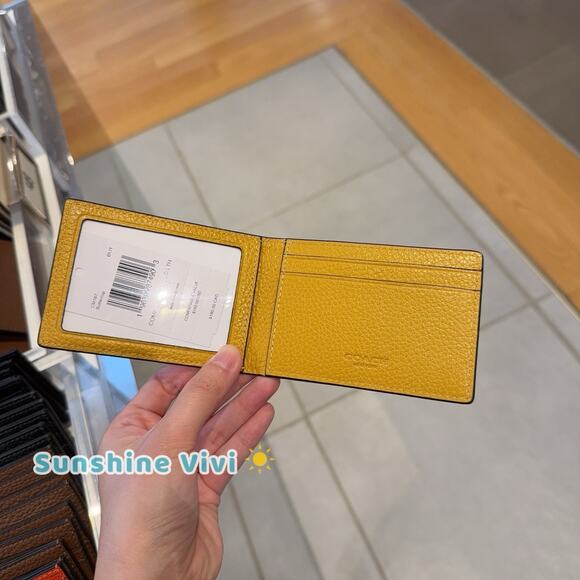 NWT Coach Compact Billfold Wallet CM167 Refined Pebble Leather Buttercup - Picture 4 of 8